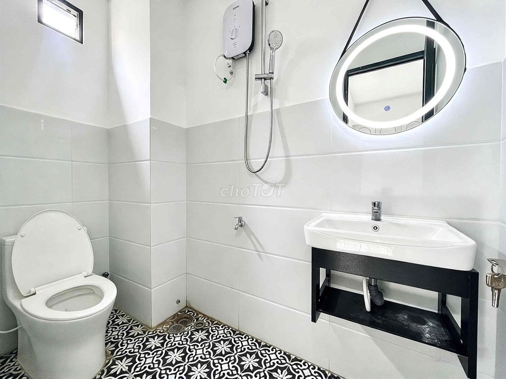 Rent the apartment. One bedroom. 30 meters. There's a washing machine in front of Nguyễn Gia Trí.