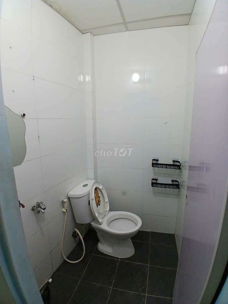 Rent the entire Nguyễn Khoái alley near the best literary bridge.