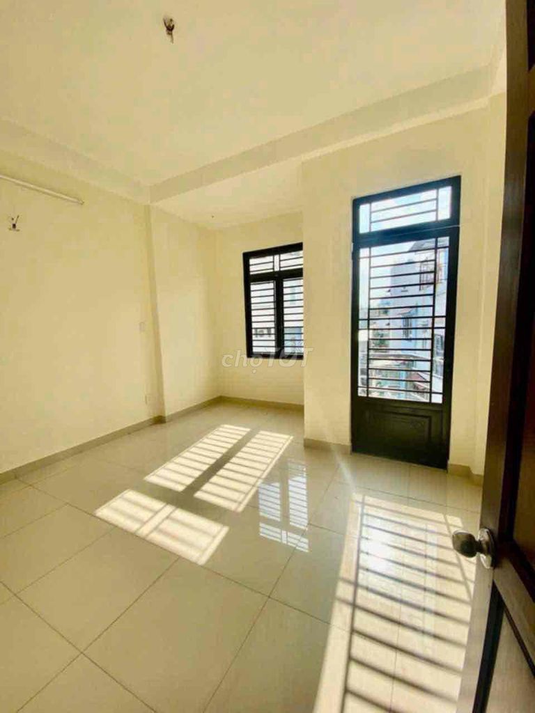 Rent the lost Tân Bình-four bedrooms, 3 toilets-- 3 floors only 15 million.