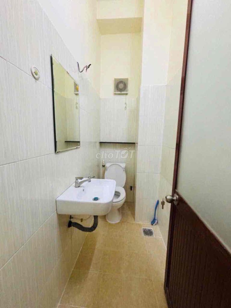 Rent the lost Tân Bình-four bedrooms, 3 toilets-- 3 floors only 15 million.