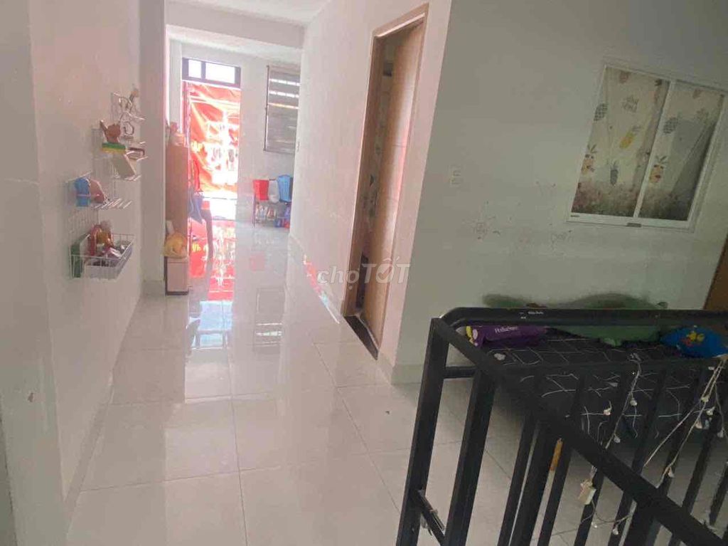Rent the original 5*20 meters 12 million a month.