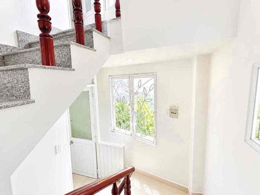- Three bedrooms, four toilets - the corner of the F26.