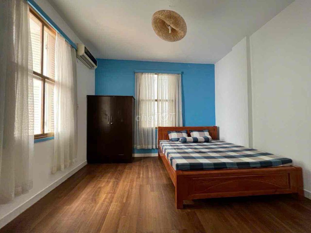 Rent building for vintage street, unique sg, 50 meters2