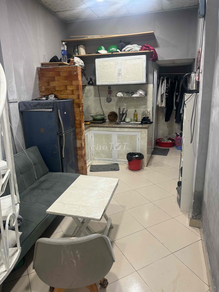 Rent an alley across fromtte Nguyễn Văn Lượng.