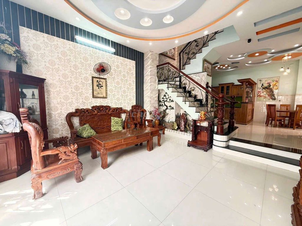 There's a garage in the garage for rent. The area of 7 M 15 M - Huỳnh Tấn Phát - Nhà Bè