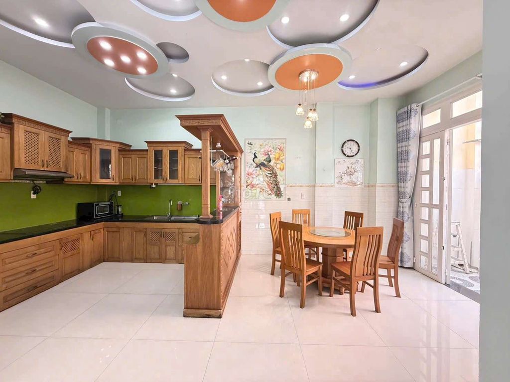 There's a garage in the garage for rent. The area of 7 M 15 M - Huỳnh Tấn Phát - Nhà Bè