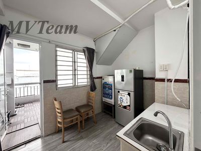 Rent a penhouse elevator--the front-- 10th district-- 1 bedroom-- 1 living room-- 1 yard.