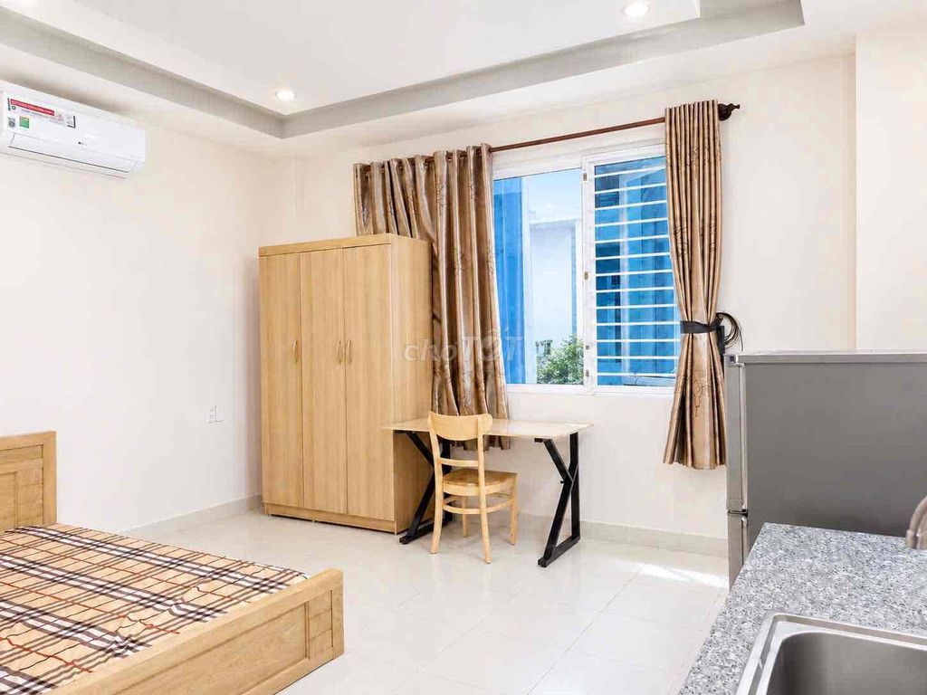 Hot apartment right here, plus 4 million8.