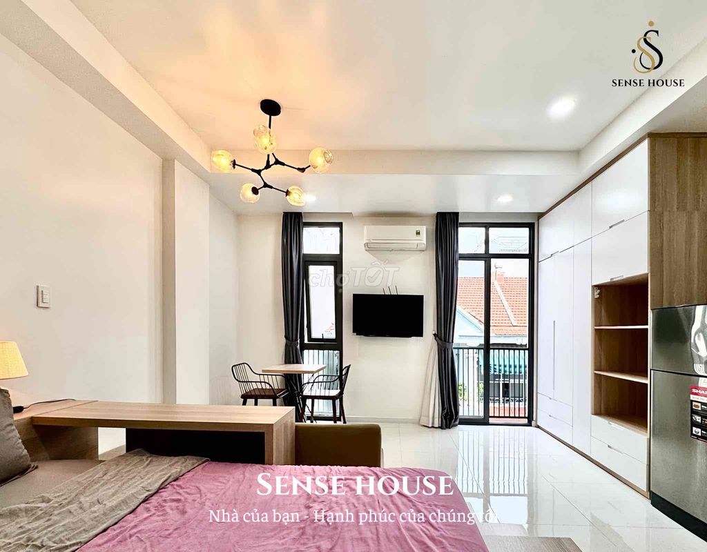 A 100 percent new balconies, full-level furniture. Super pretty