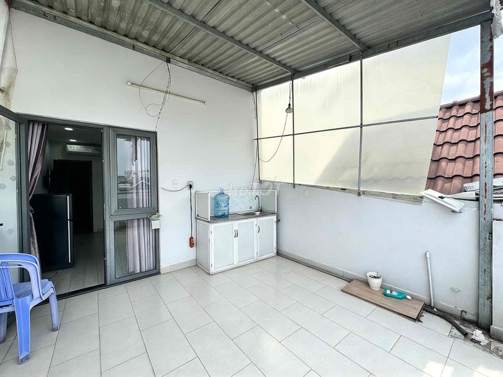 Penhouse separates the cheap Bình Thạnh elevator