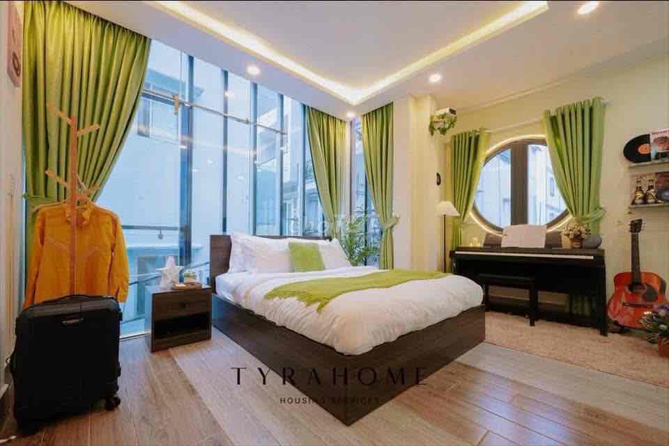 Rent the Super Eyes Decor Fair on Phan Xích Long.