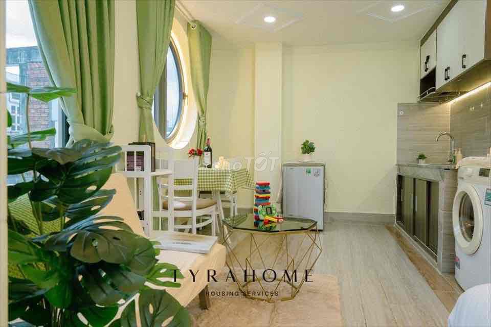 Rent the Super Eyes Decor Fair on Phan Xích Long.