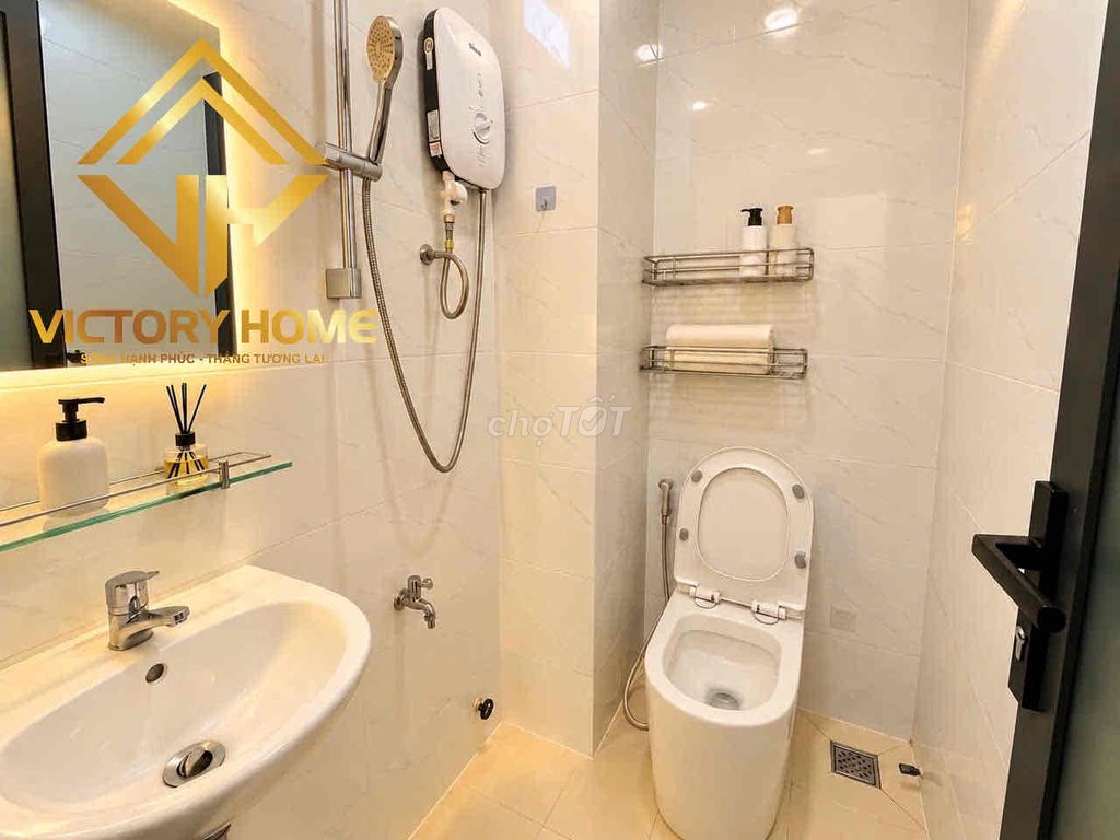Trường Sa Phú Nhuận – full interior, space to the top.