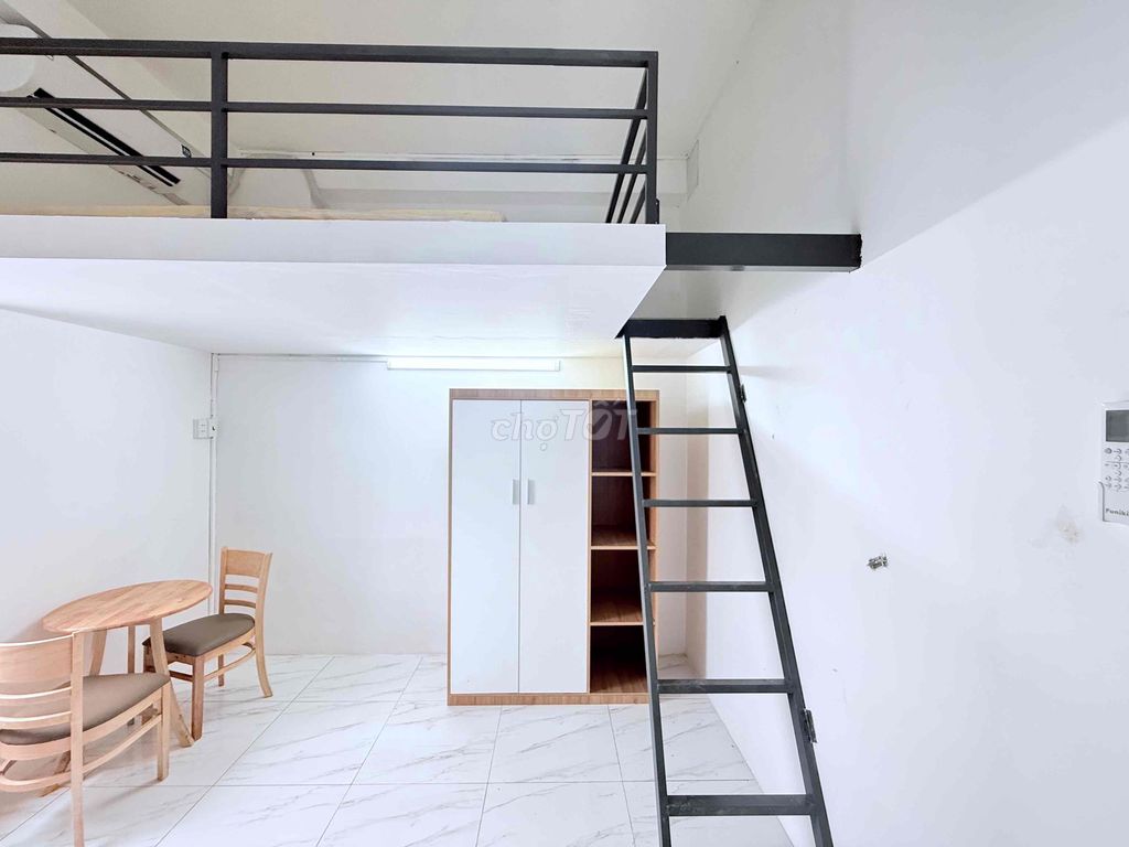 It's the owner who rents room for students who sell Tân Phú flats.