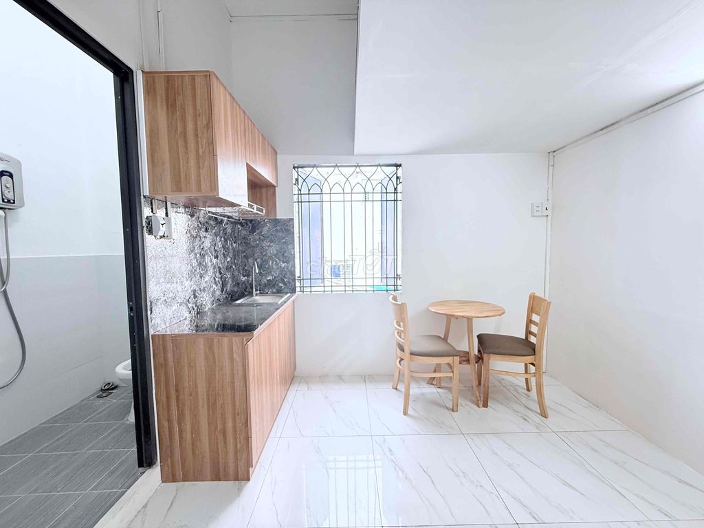 It's the owner who rents room for students who sell Tân Phú flats.