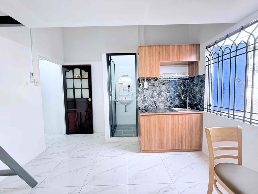 It's the owner who rents room for students who sell Tân Phú flats.