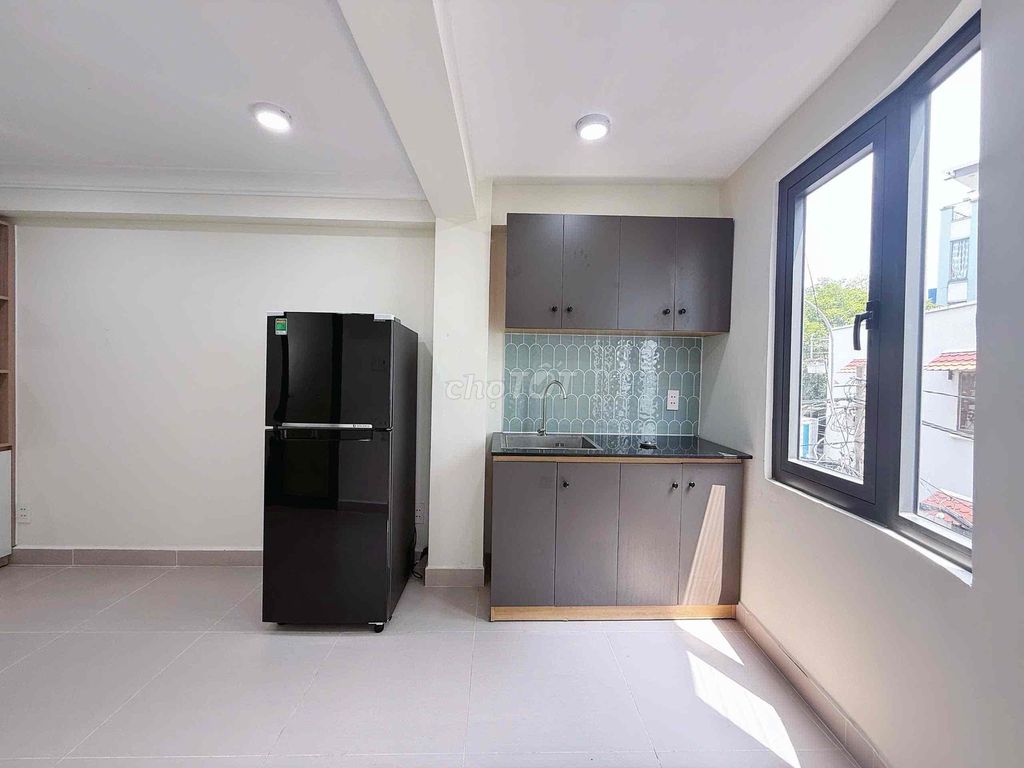 The studio room is full of beautiful new windows in the Tân Bình Republic
