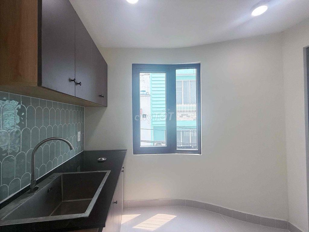 The studio room is full of beautiful new windows in the Tân Bình Republic