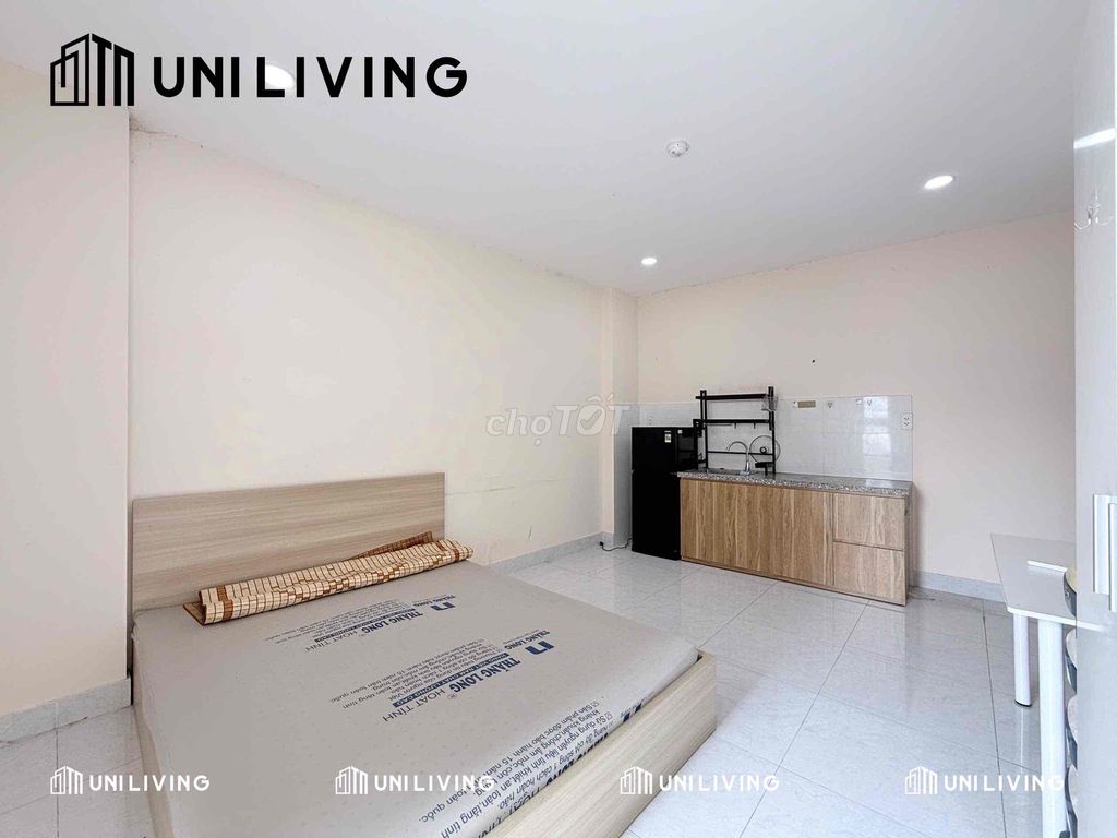 The balcony studio, the interior, super wide open.