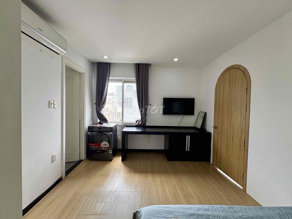 Cleared to the Bedroom of the Renaissance, Happy next to the Sac, the Crescent Mal.