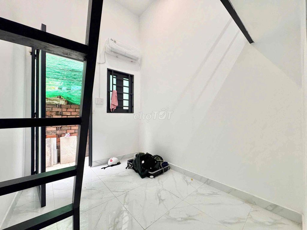 New room built 25 meters 2 air conditioning at Gò Vấp.