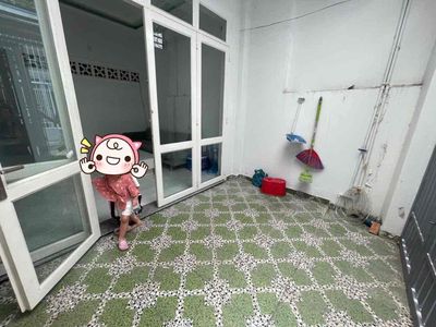 We're renting an alley house to 204 Lê Văn Thọ.