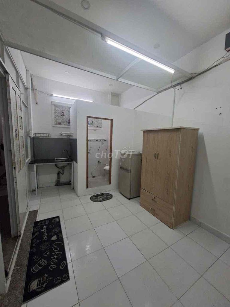 The 18mm2 hotel has 3 million 30s, 18 Lâm Văn Bền.