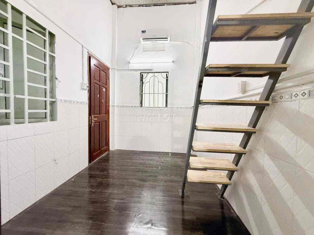 The cheap motel is etown Cộng Hoà-Aero academy, Tân Bình.