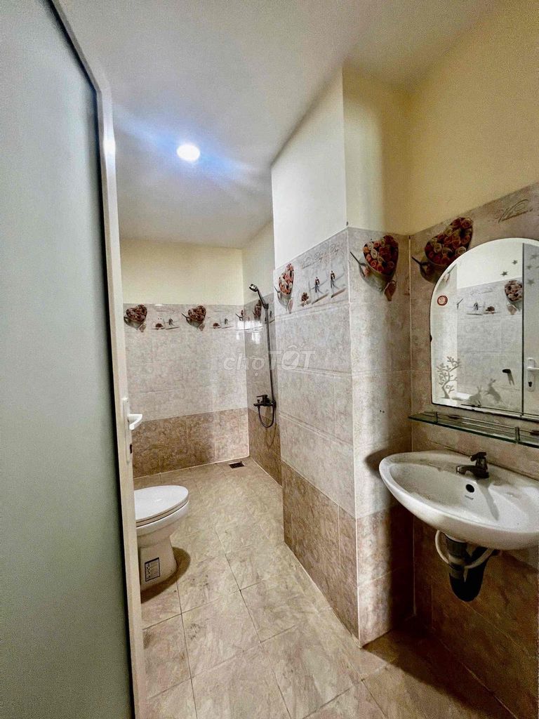 Rent a high-end hotel, 40 meters, 3.6 million, 187 Central Markets
