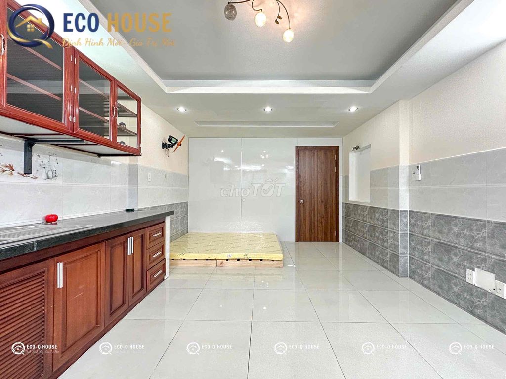 The underprivileged studio is located in the center of Tân Phú County.