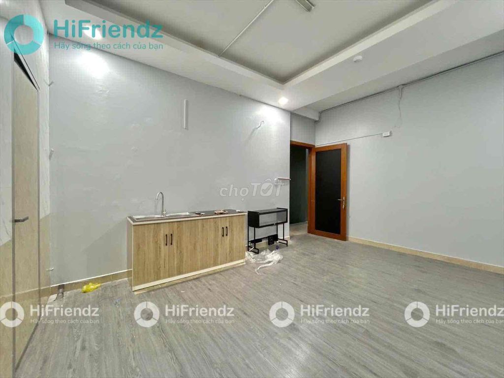 One bedroom separates the air-air window elevator 35 M2 cheaply from the airport.