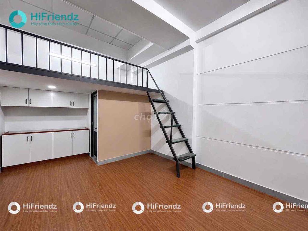 I'm renting a super-massive room.