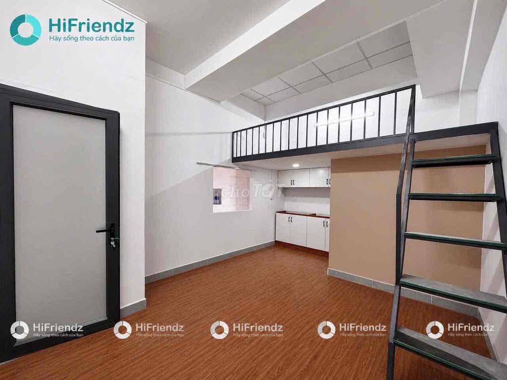 I'm renting a super-massive room.