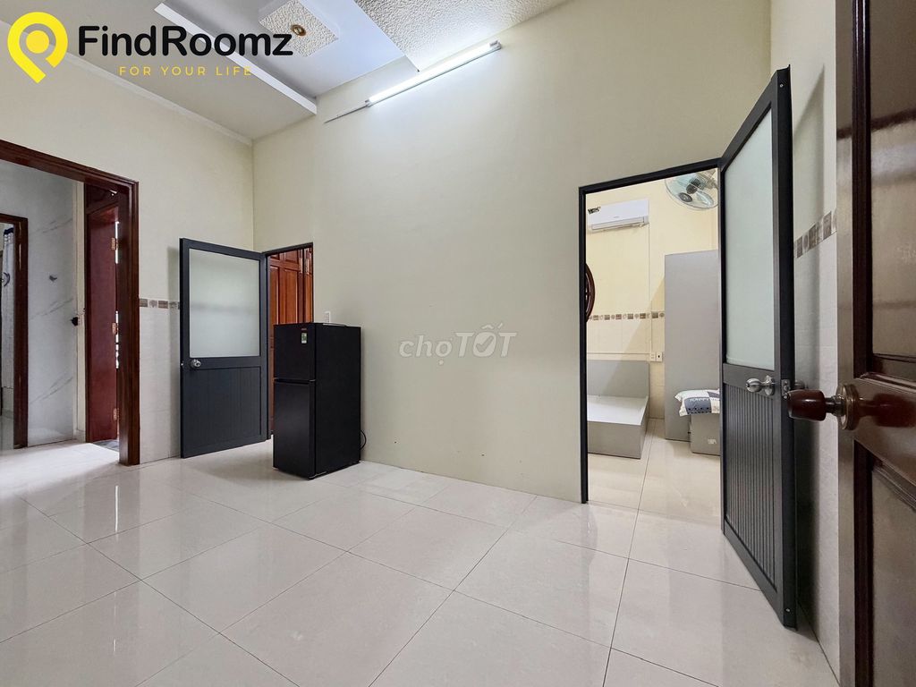 Rent 3 bedrooms, balcony.