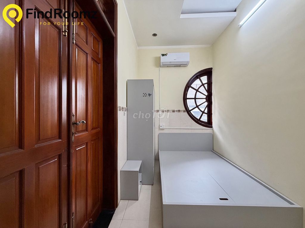 Rent 3 bedrooms, balcony.