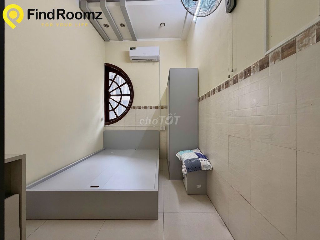 Rent 3 bedrooms, balcony.