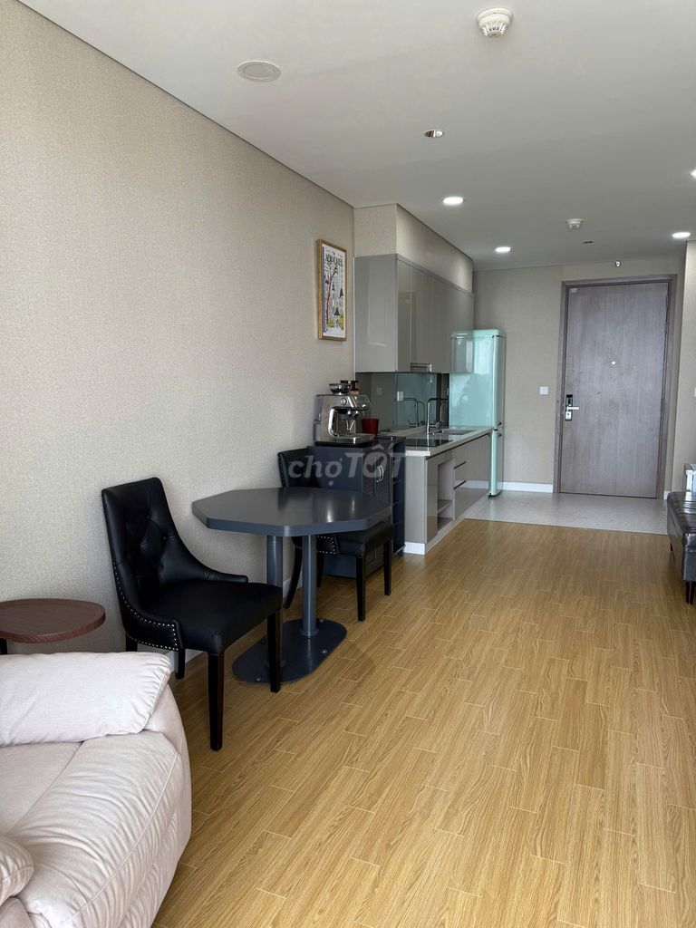 -sky89 rents a bedroom. 1 toilet 55m2 full of furniture for only 14 million.