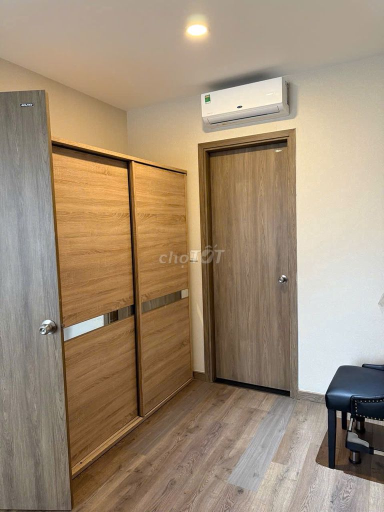 -sky89 rents a bedroom. 1 toilet 55m2 full of furniture for only 14 million.