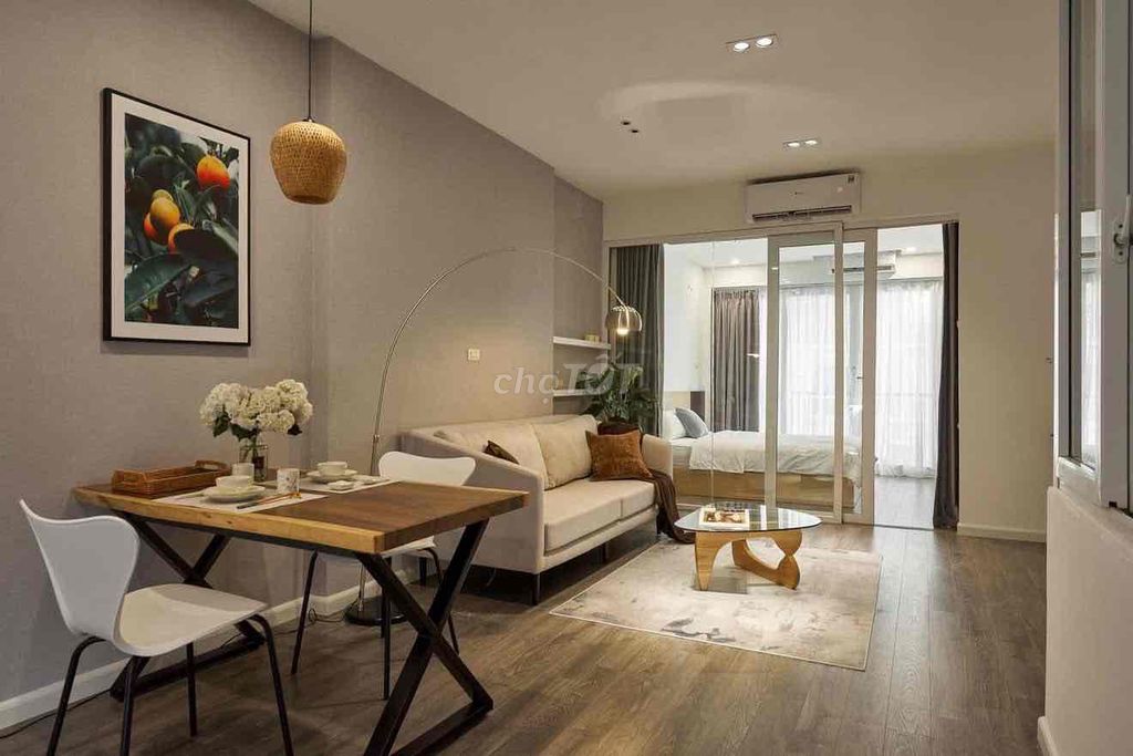 Rent the apartment. A balcony bedroom.