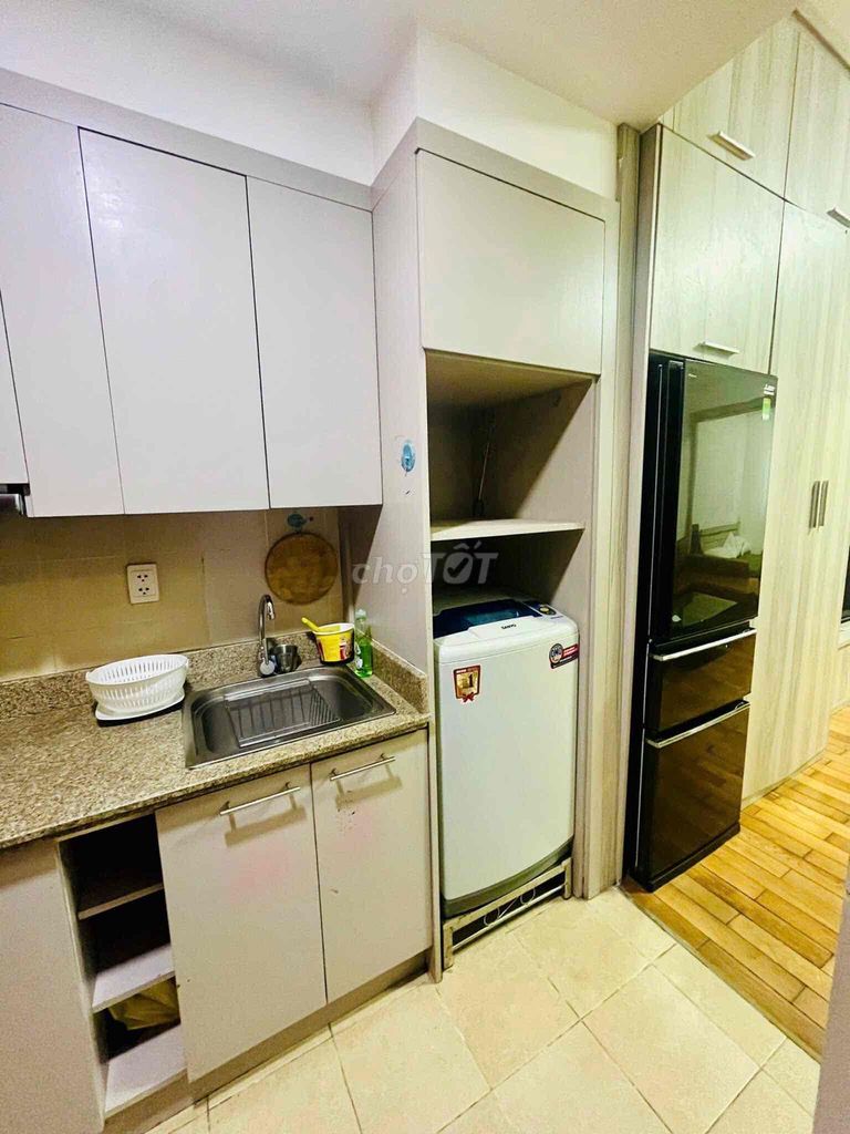Rent the studio of The Manor 2.