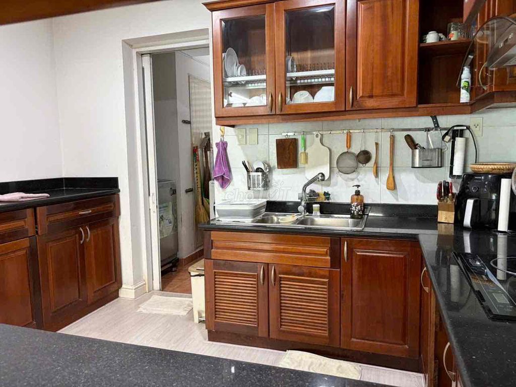 The open, three bedrooms by the park.