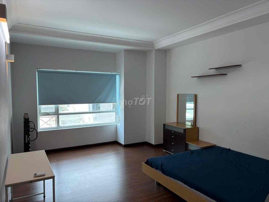 The open, three bedrooms by the park.