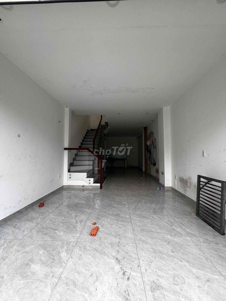 Rent a nice building out of 31. 5 x 11. One floor. Two bedrooms. Two bedrooms. Seven million.