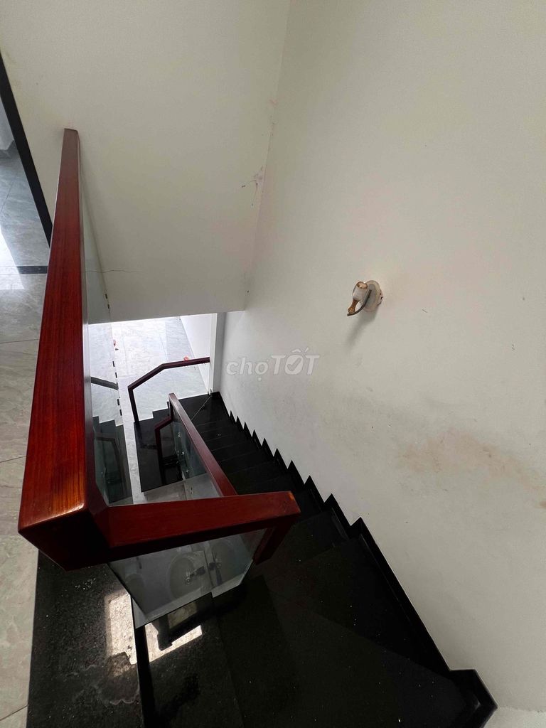 Rent a nice building out of 31. 5 x 11. One floor. Two bedrooms. Two bedrooms. Seven million.
