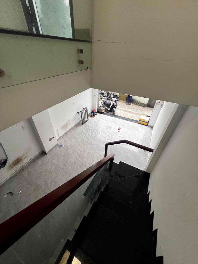 Rent a nice building out of 31. 5 x 11. One floor. Two bedrooms. Two bedrooms. Seven million.
