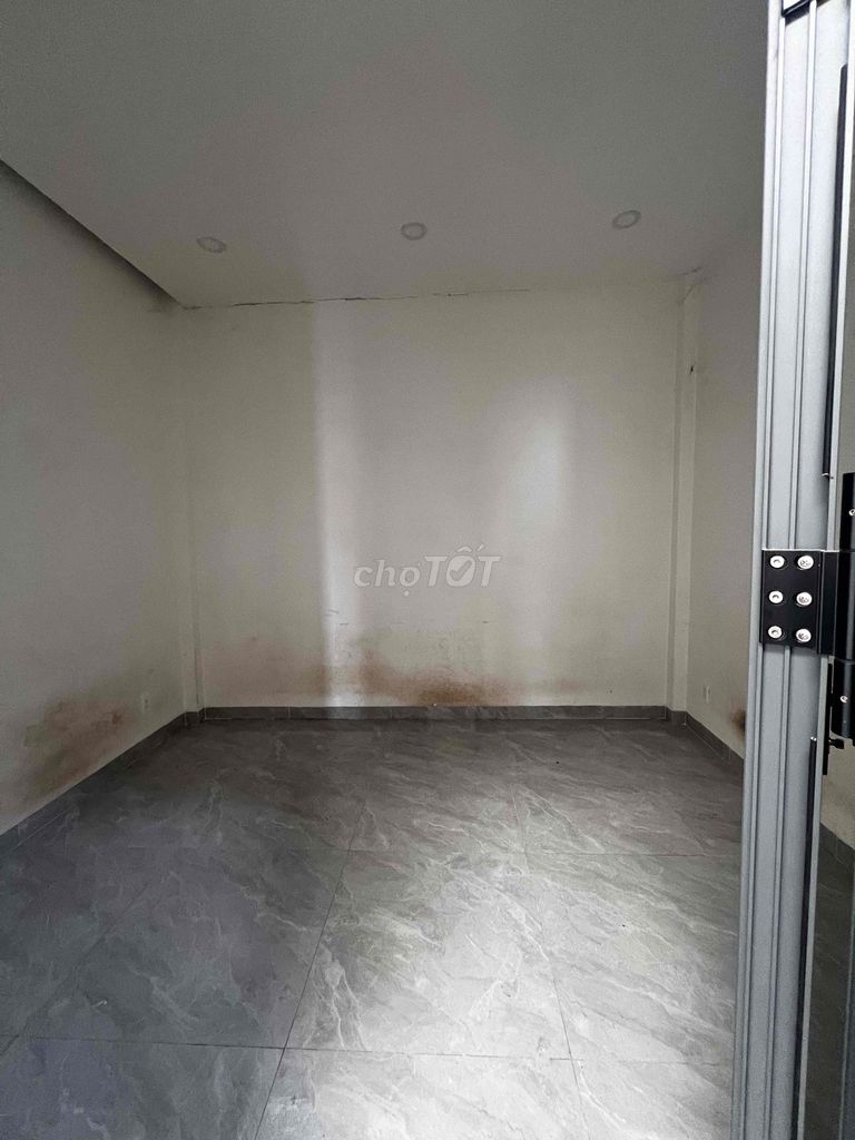 Rent a nice building out of 31. 5 x 11. One floor. Two bedrooms. Two bedrooms. Seven million.