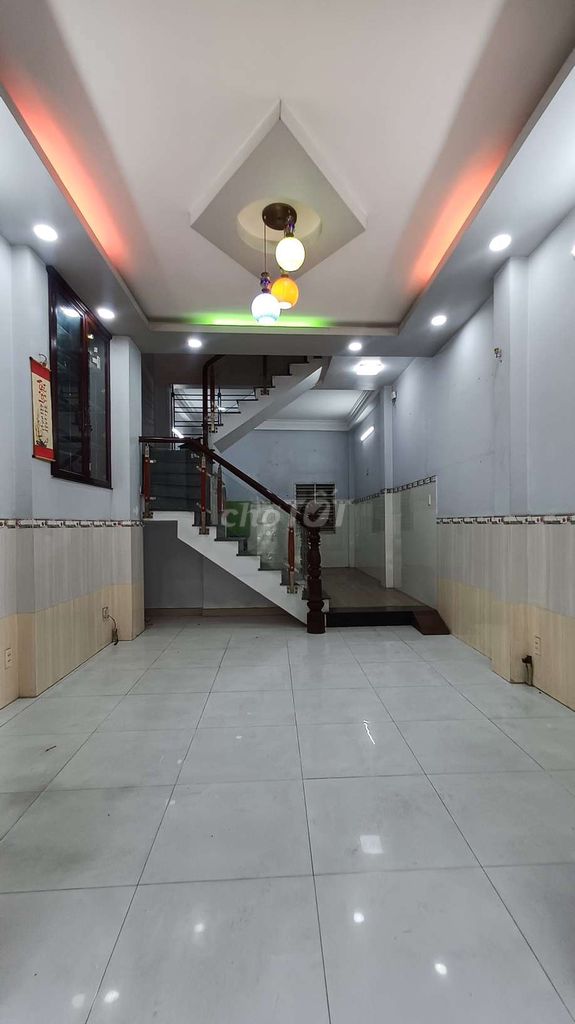 1 Mt.2 rooftop 4 bedroom 3 alley toilets