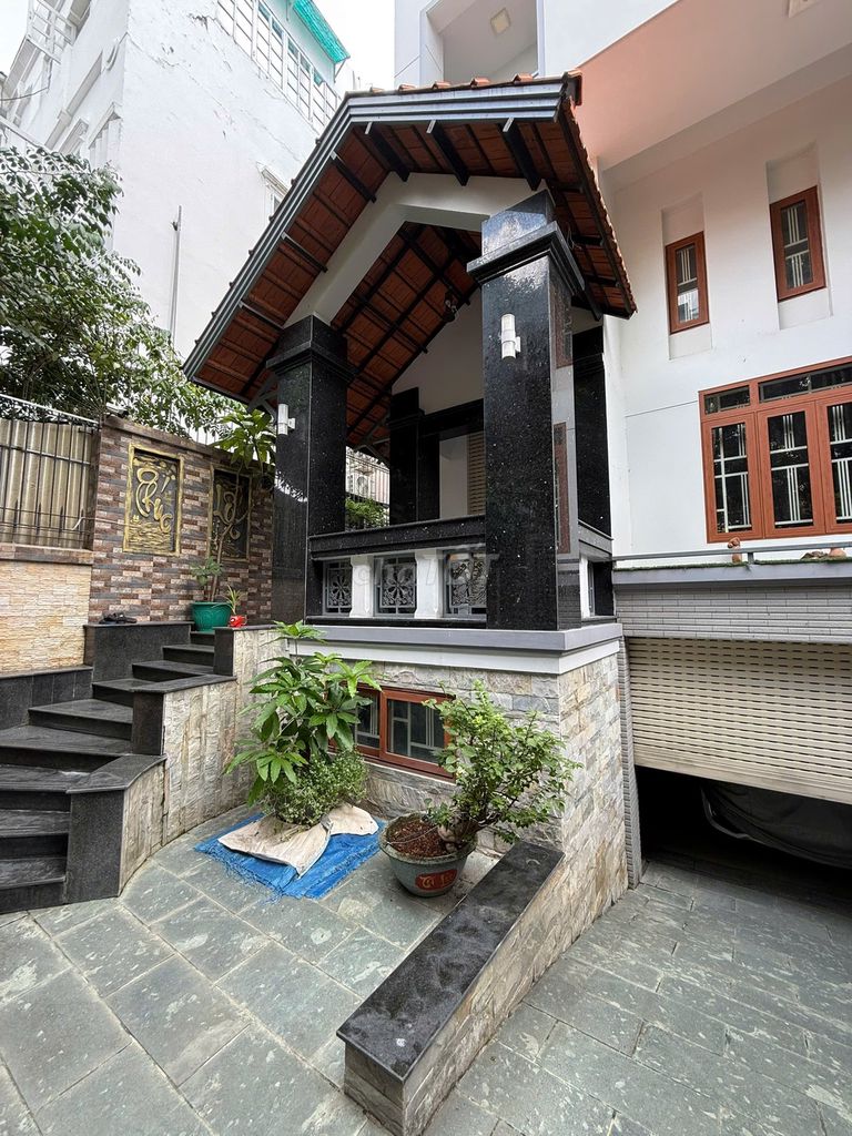 Rent the villa 8 x 20 meters, 5 floors, 5 bedrooms, 6 toilets, 7000 Cao Lỗ, 7174 district 8