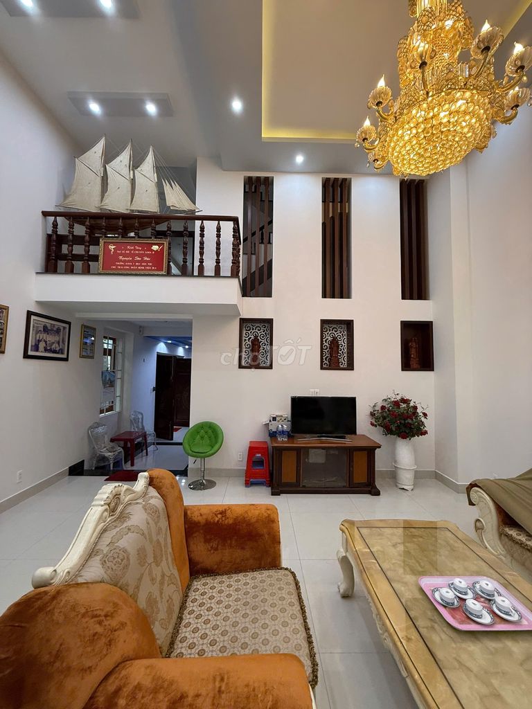 Rent the villa 8 x 20 meters, 5 floors, 5 bedrooms, 6 toilets, 7000 Cao Lỗ, 7174 district 8