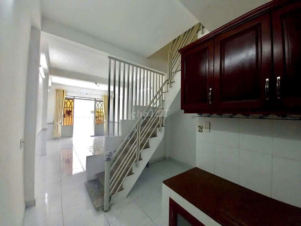 House 1 .1 .2th floor bedroom 4 x 15 m. Huỳnh Tấn Phát near kcx New Shun District 7